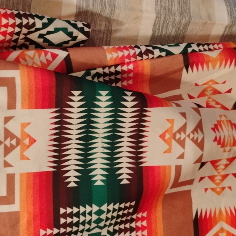 Geometric Patterned Hooded Coat - image 8